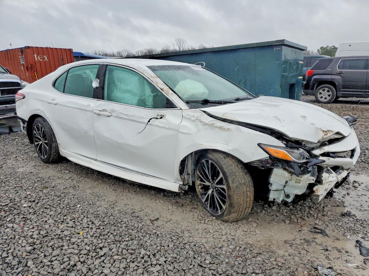 2020 Toyota Camry se