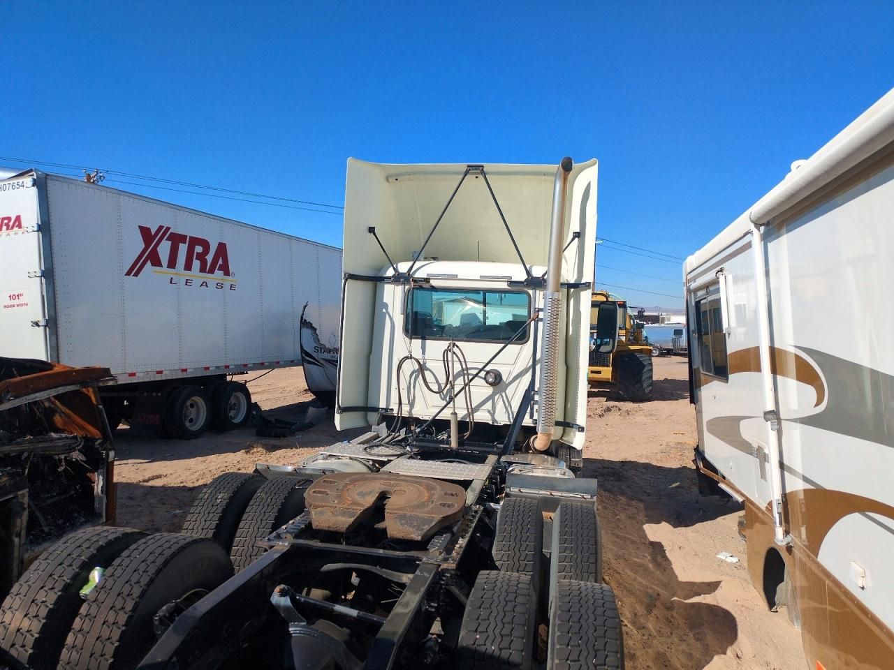 2014 Mack CXU613 Semi Truck