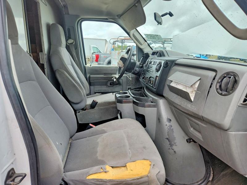 2013 Ford E350 BOX Truck