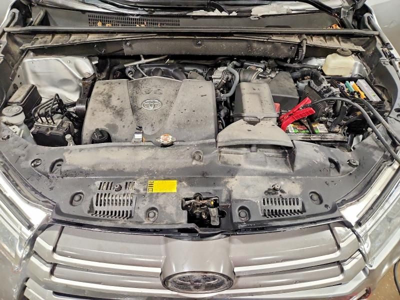 2018 Toyota Highlander se