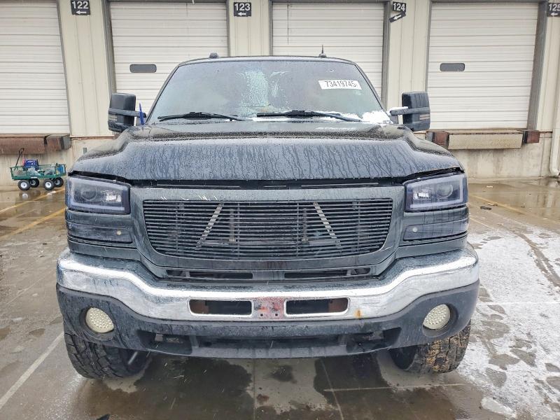 2004 GMC Sierra K2500 Heavy Duty
