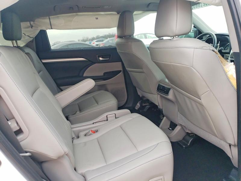 2019 Toyota Highlander se