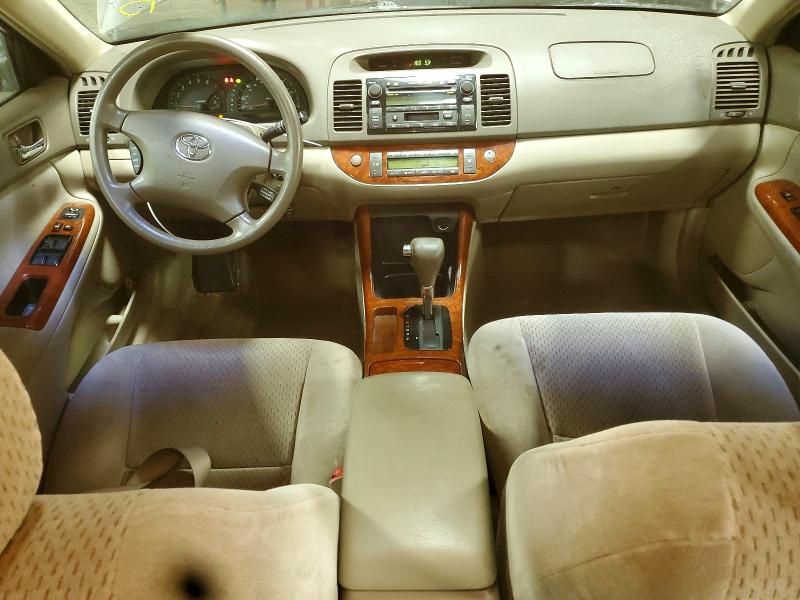 2004 Toyota Camry le