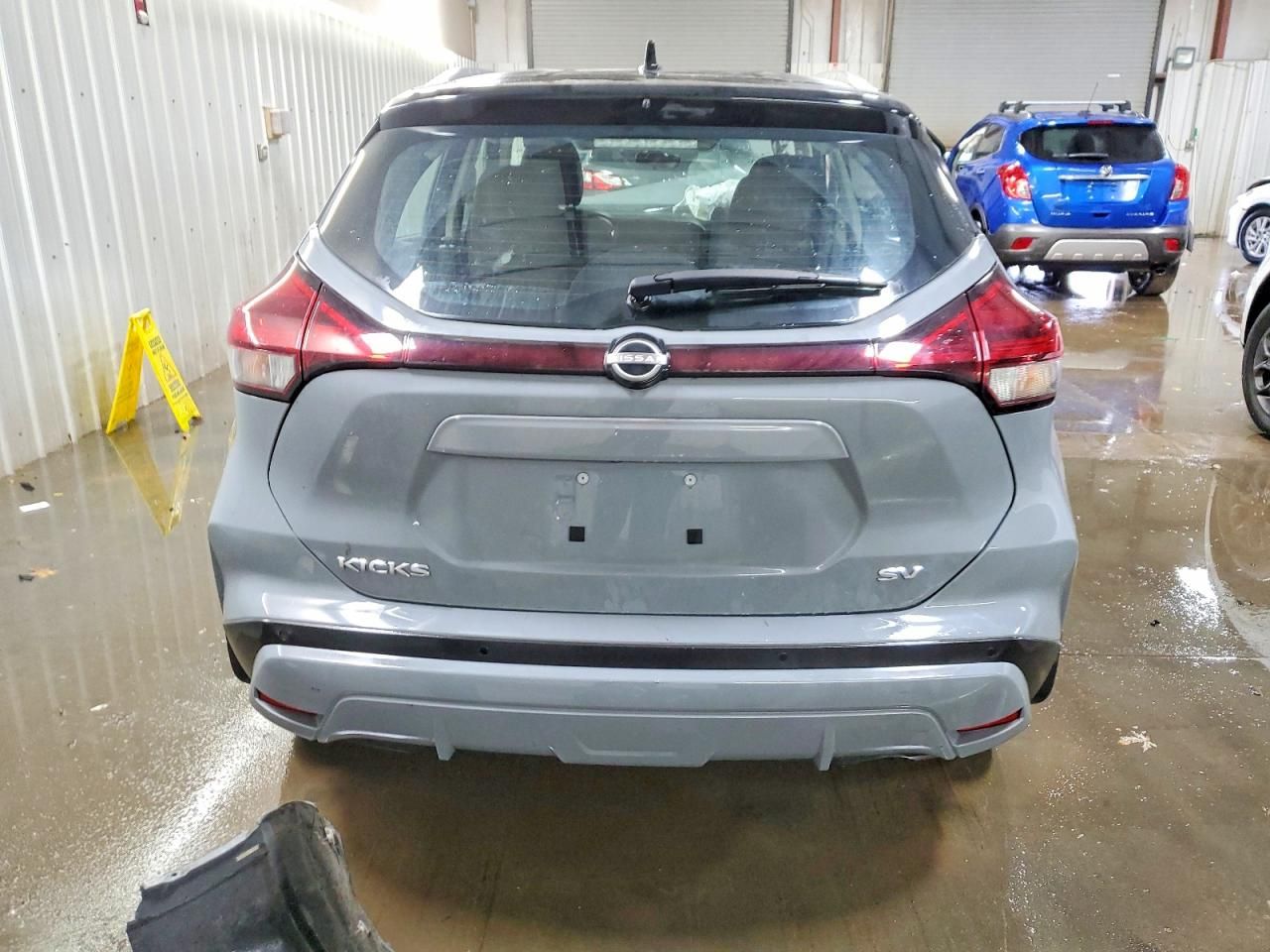 2023 Nissan Kicks sv