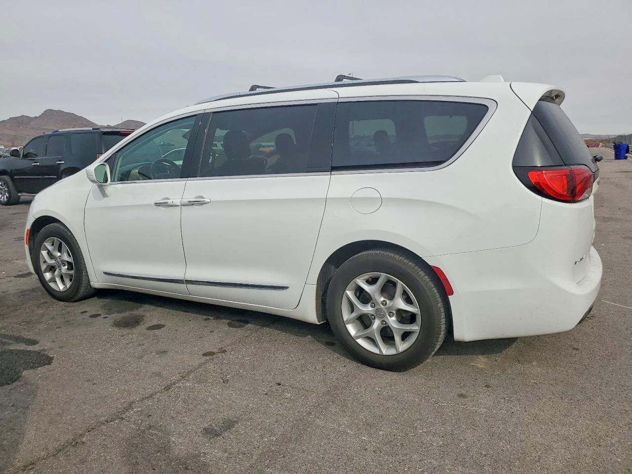 2018 Chrysler Pacifica Touring l