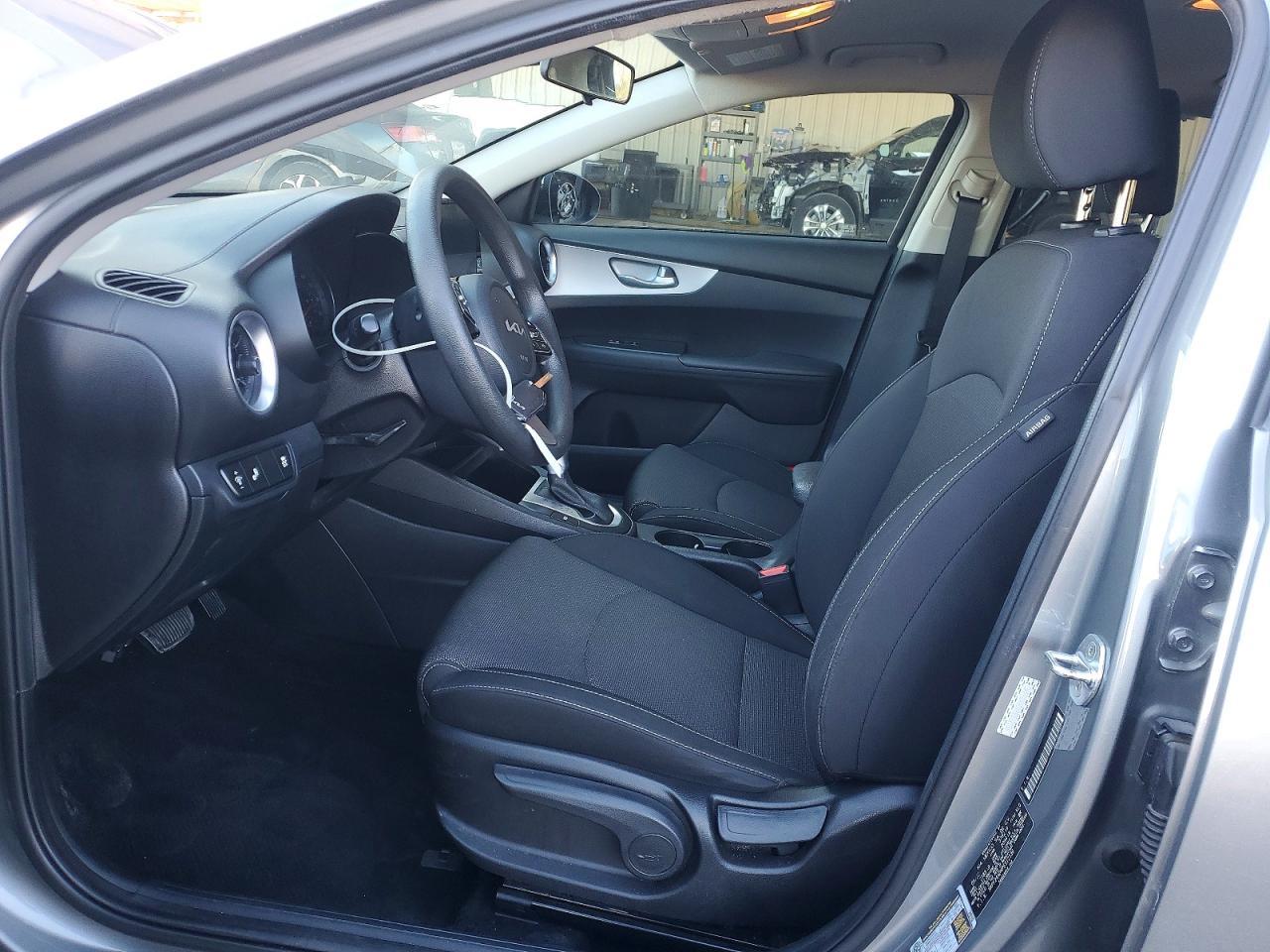 2023 KIA Forte lx