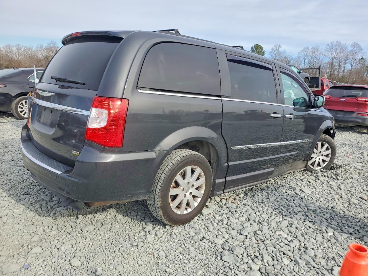 2012 Chrysler Town & Country Touring l
