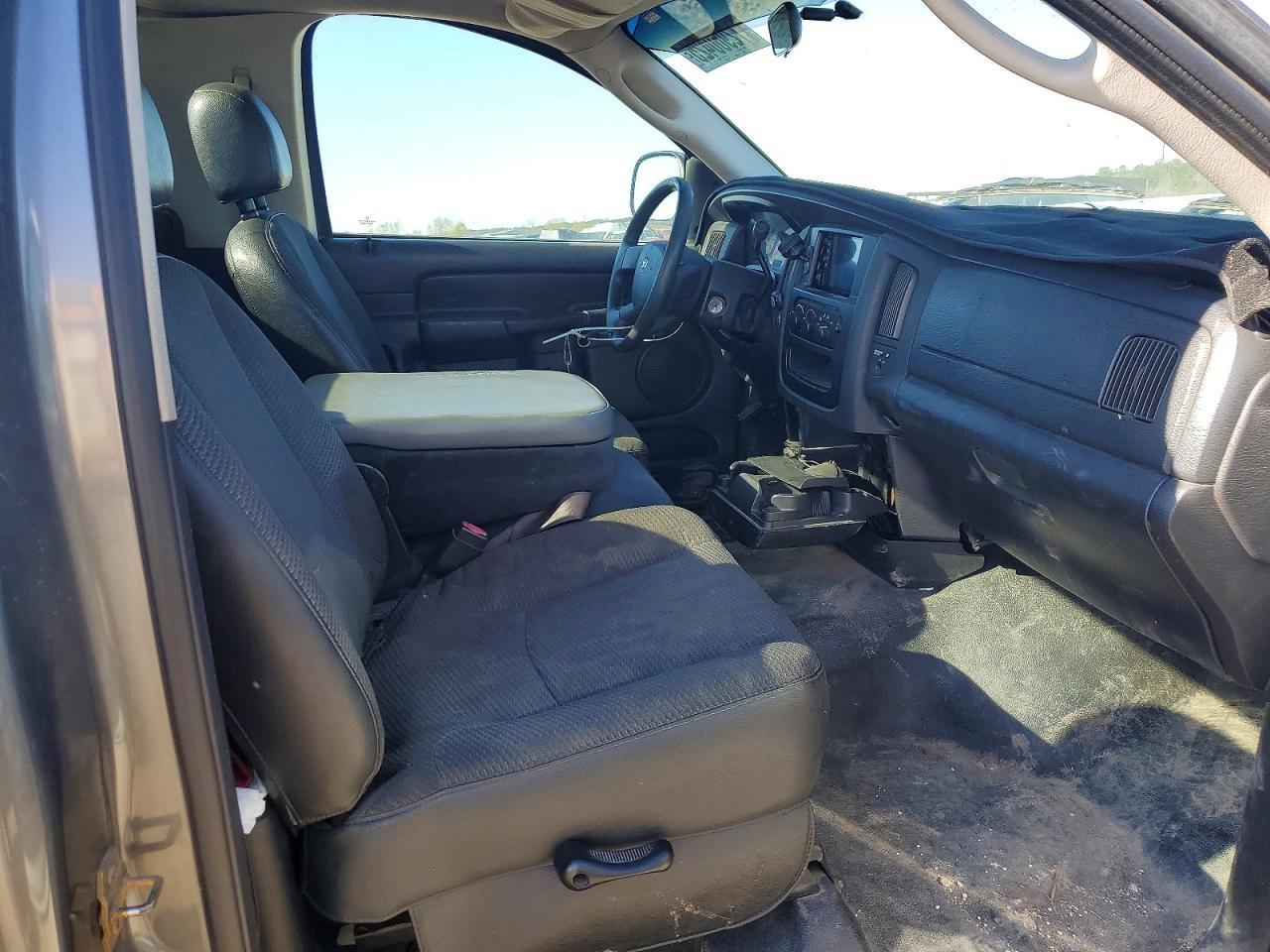 2005 Dodge RAM 1500 ST