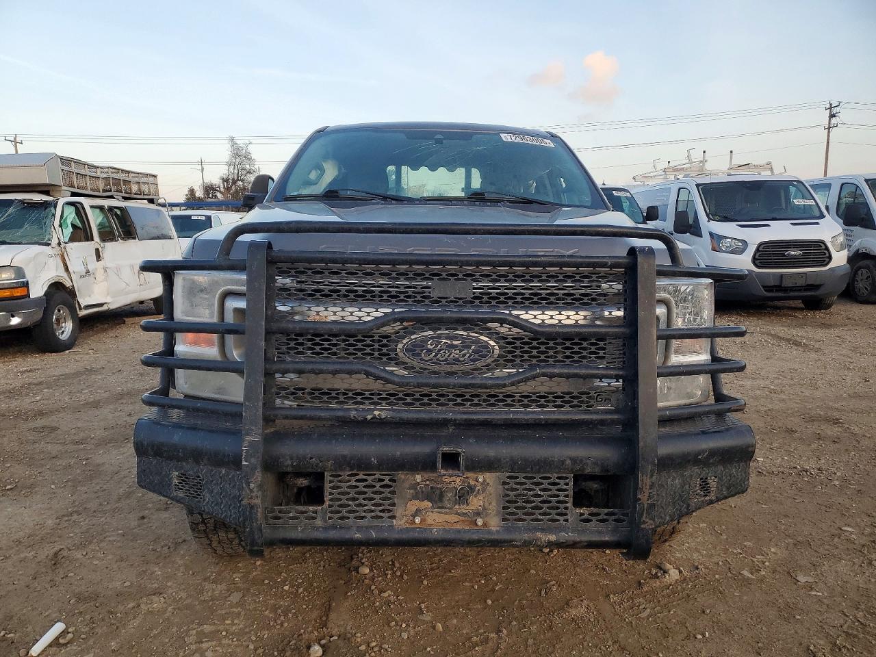 2021 Ford F350 Super Duty Flatbed Truck