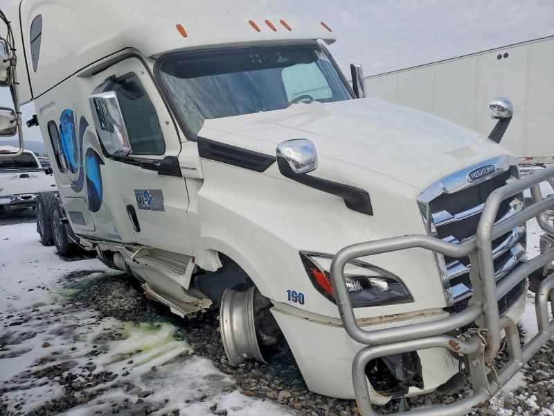 2021 Freightliner Cascadia 126 Semi Truck