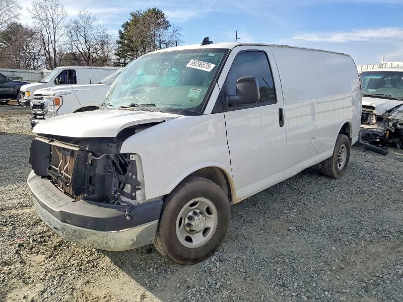 2018 Chev Express Carg