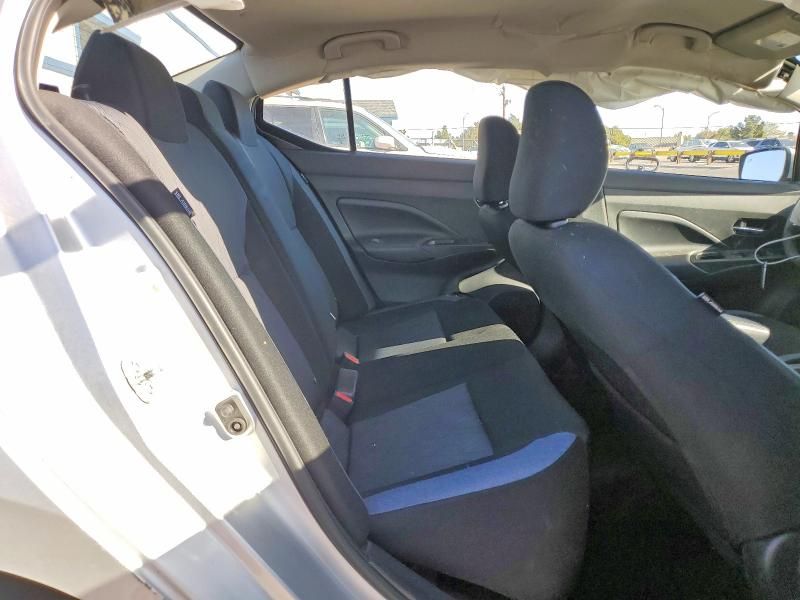 2024 Nissan Versa sv