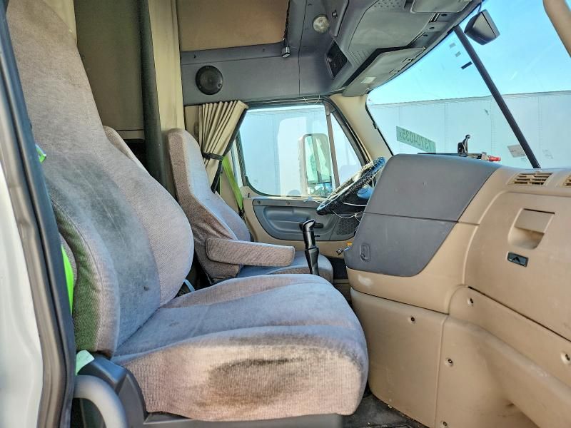 2016 Freightliner Cascadia 125 Semi Truck