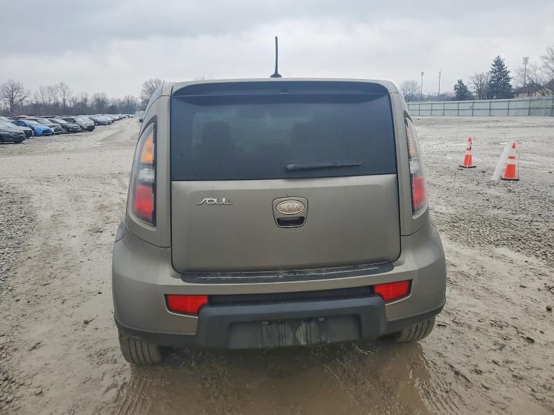 2010 KIA Soul +