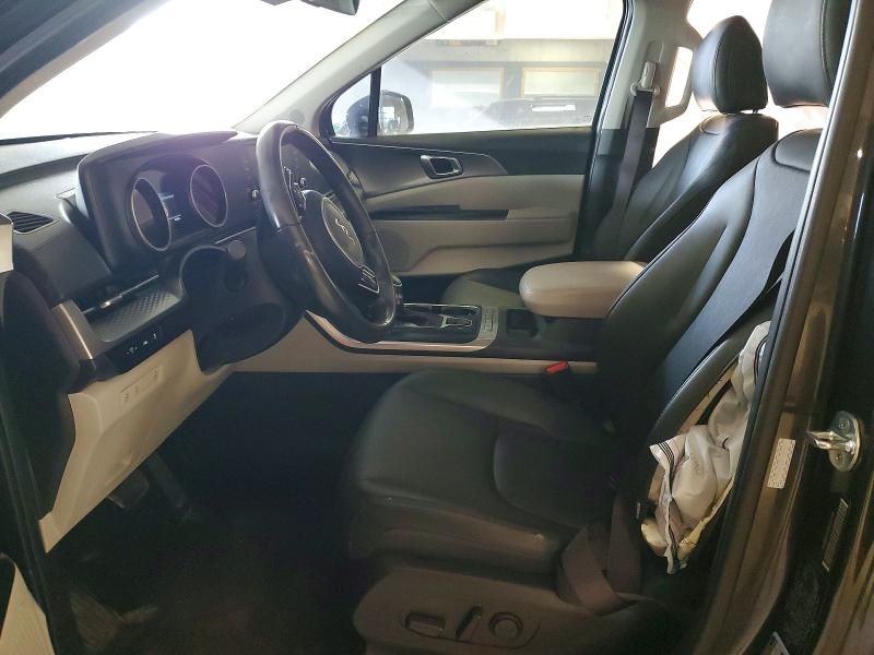 2023 KIA Carnival lx