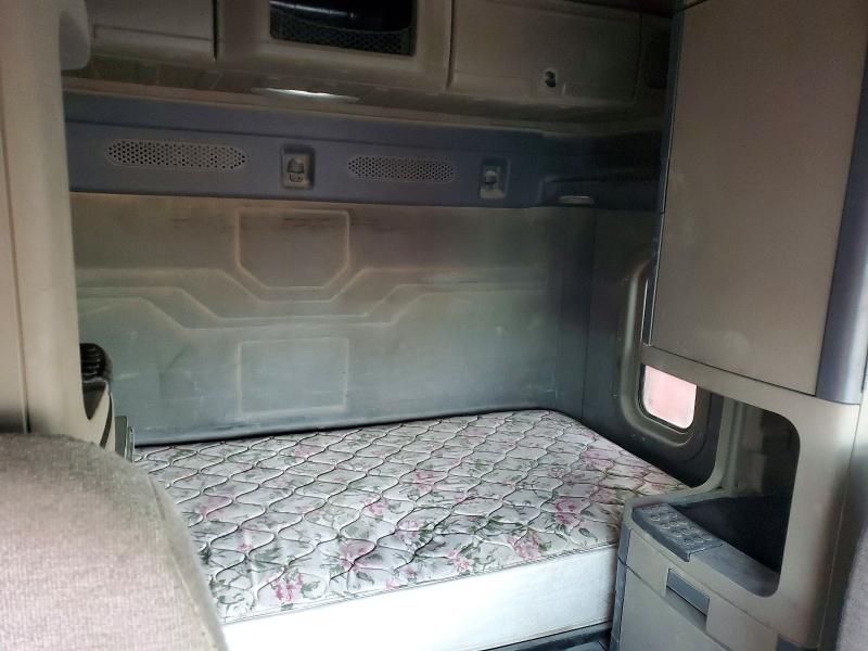 2016 Freightliner Cascadia 125 Semi Truck