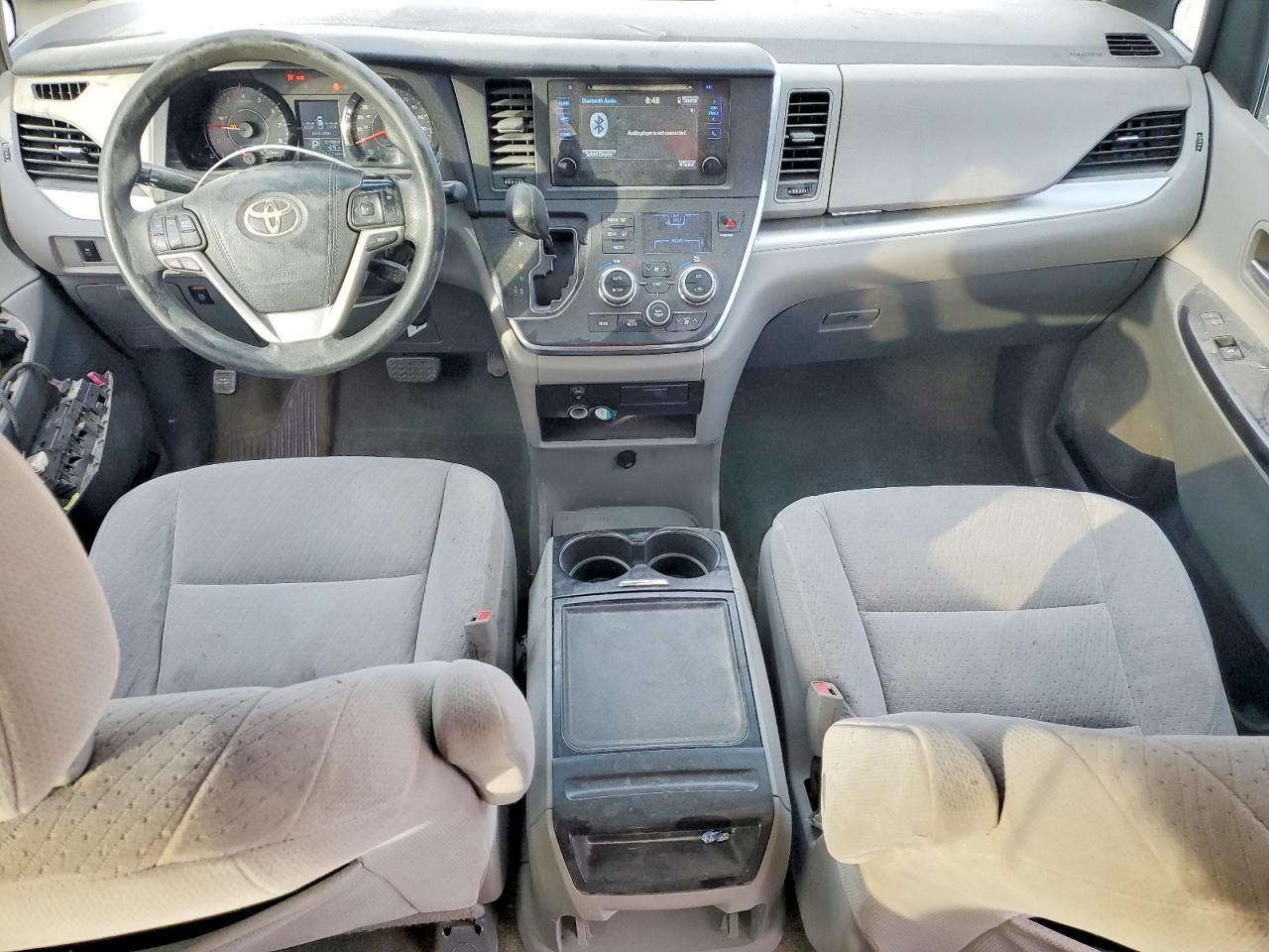 2016 Toyota Sienna le