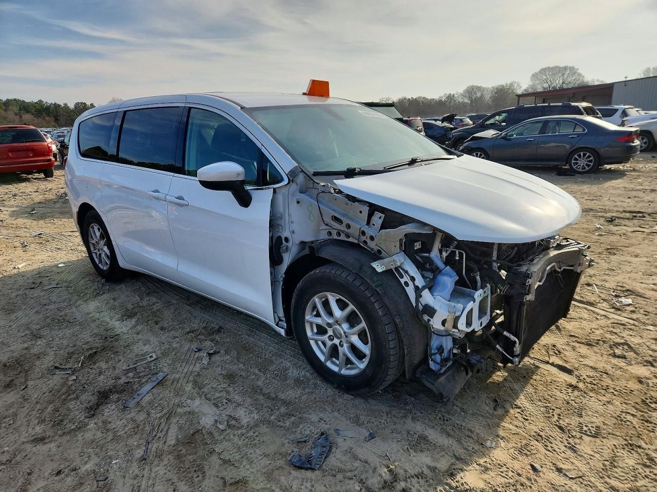 2020 Chrysler Voyager lx