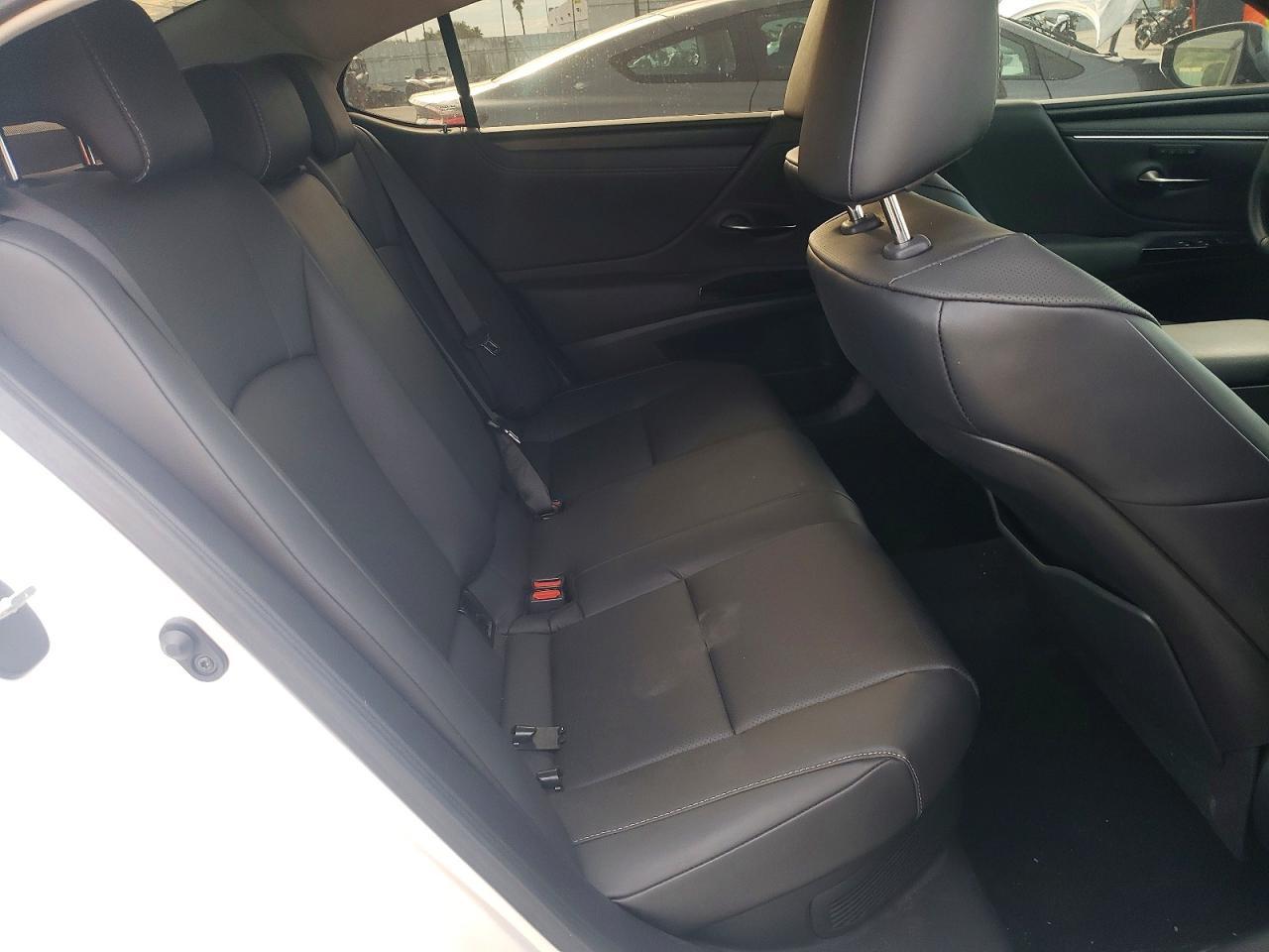 2025 Lexus Es 300h Base