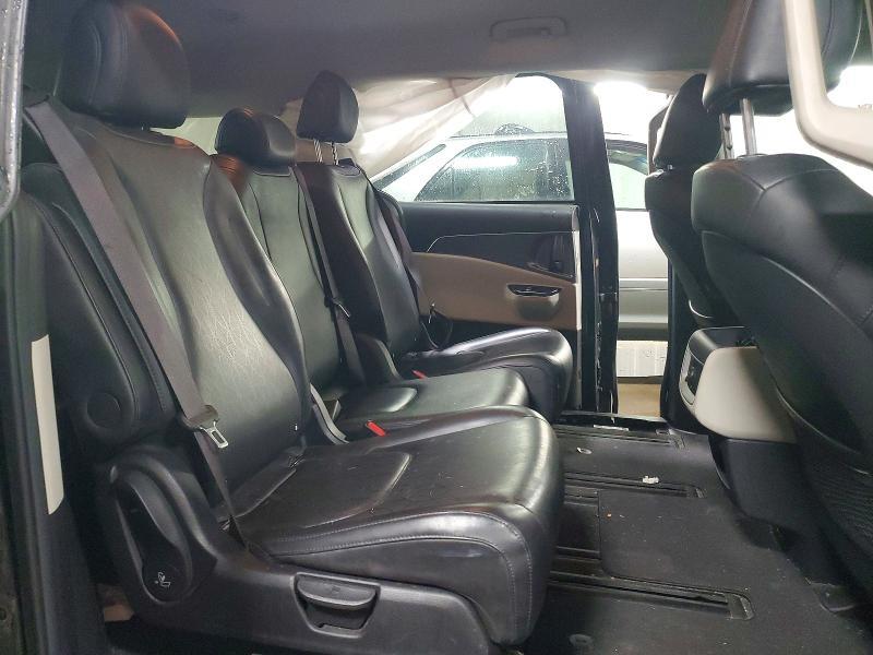 2022 KIA Carnival lx