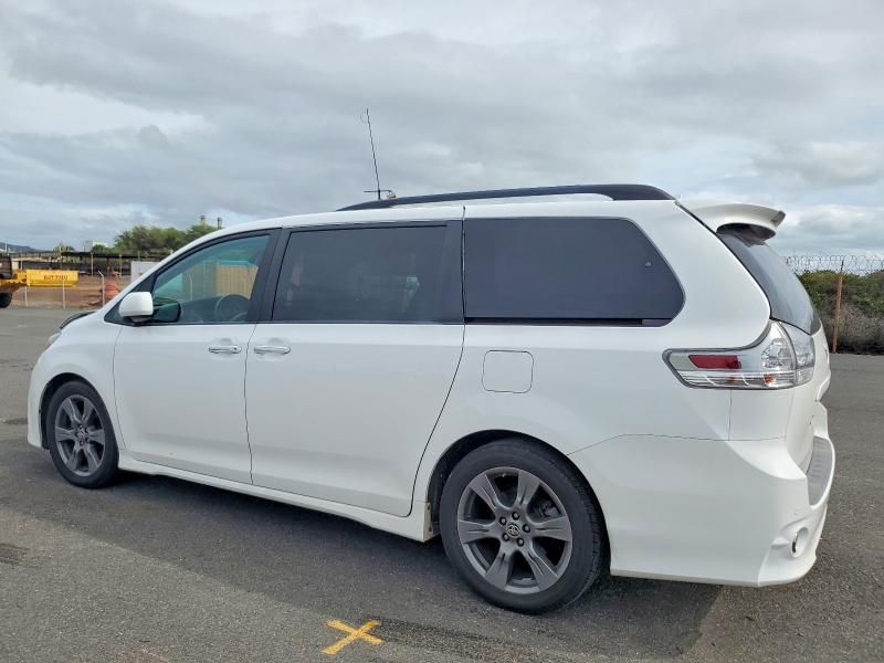2020 Toyota Sienna se