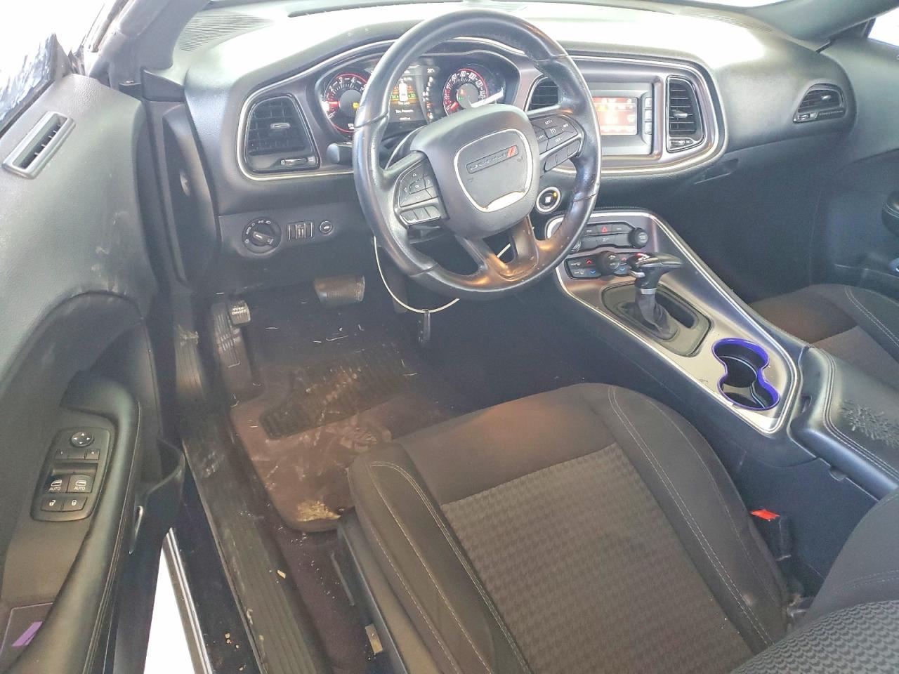 2016 Dodge Challenger sxt