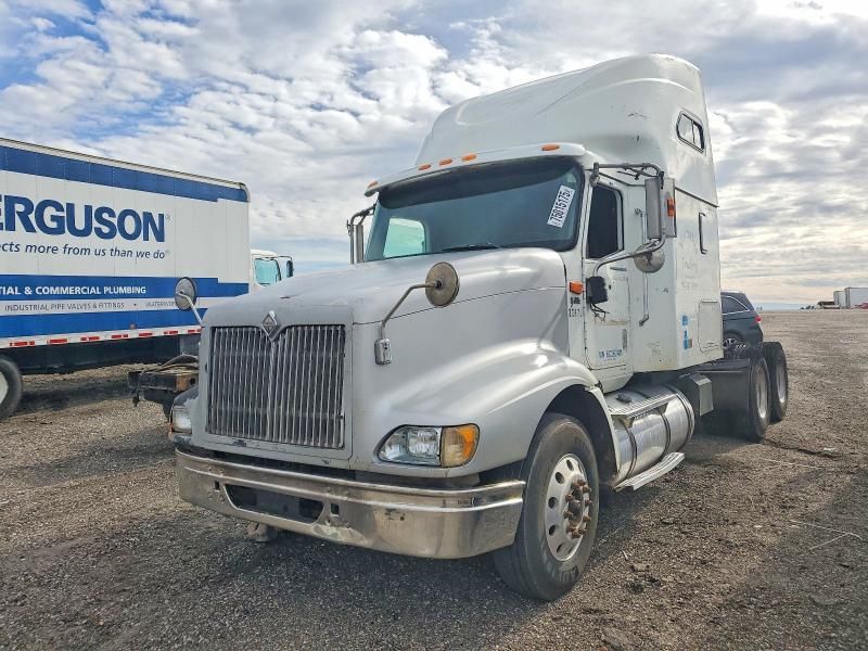 2006 International 2000 International 9400I Semi Truck