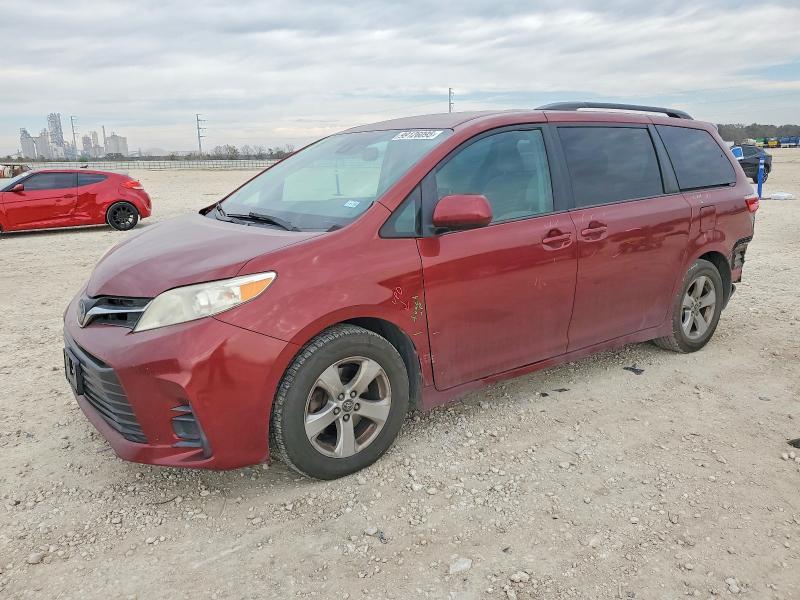 2018 Toyota Sienna le