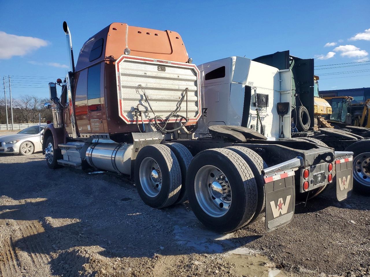 2014 Western Star 4900 Semi Truck