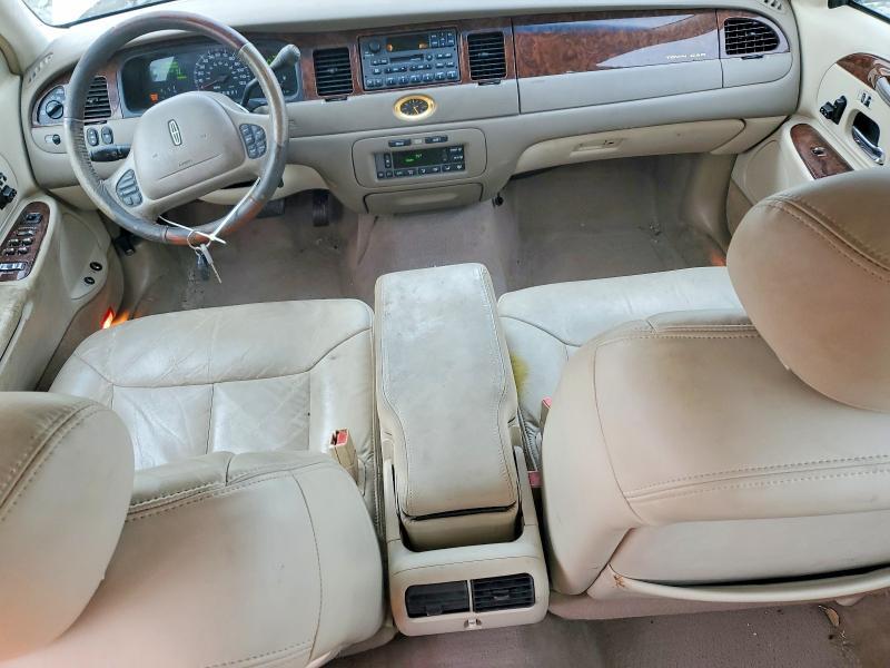 2001 Lincoln Town car Cartier
