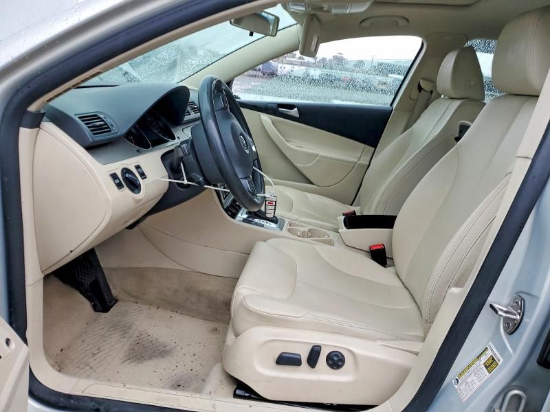 2010 Volkswagen Passat Komfort