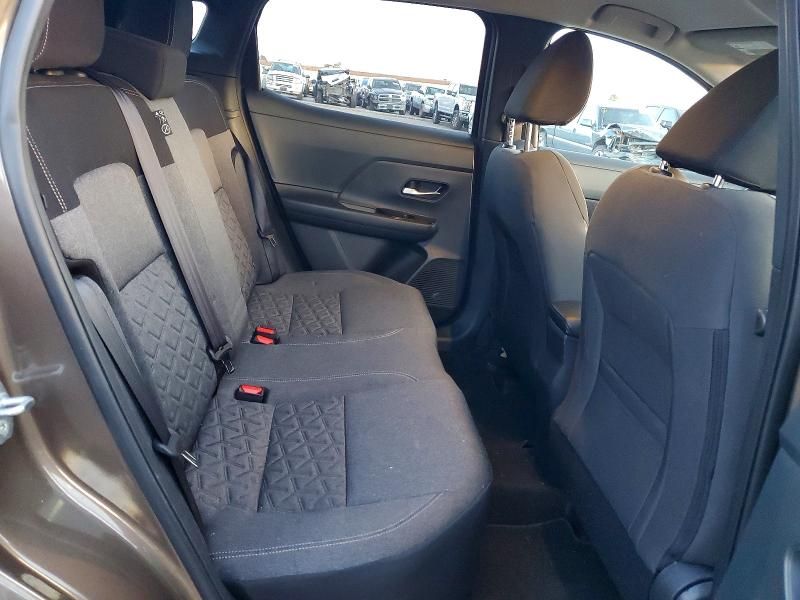 2025 Nissan Kicks sv