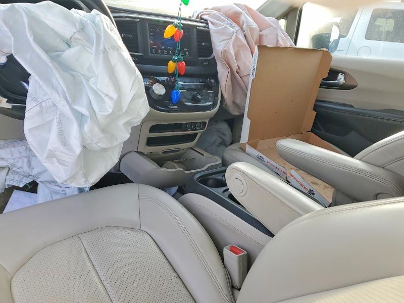 2021 Chrysler Voyager lxi