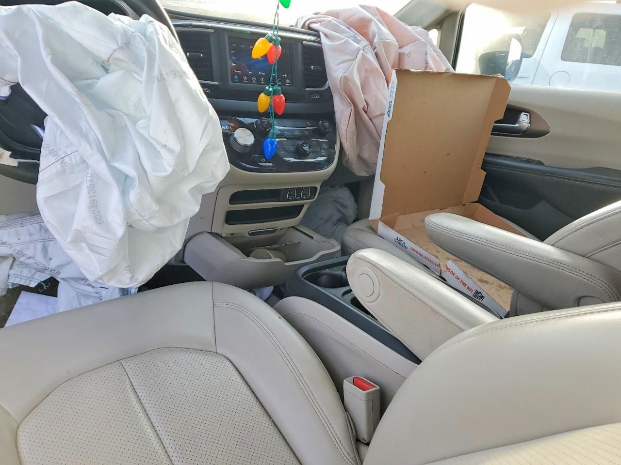 2021 Chrysler Voyager lxi