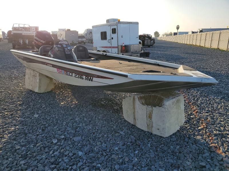 2014 Land Rover 2014 Landau Boat CO Boat