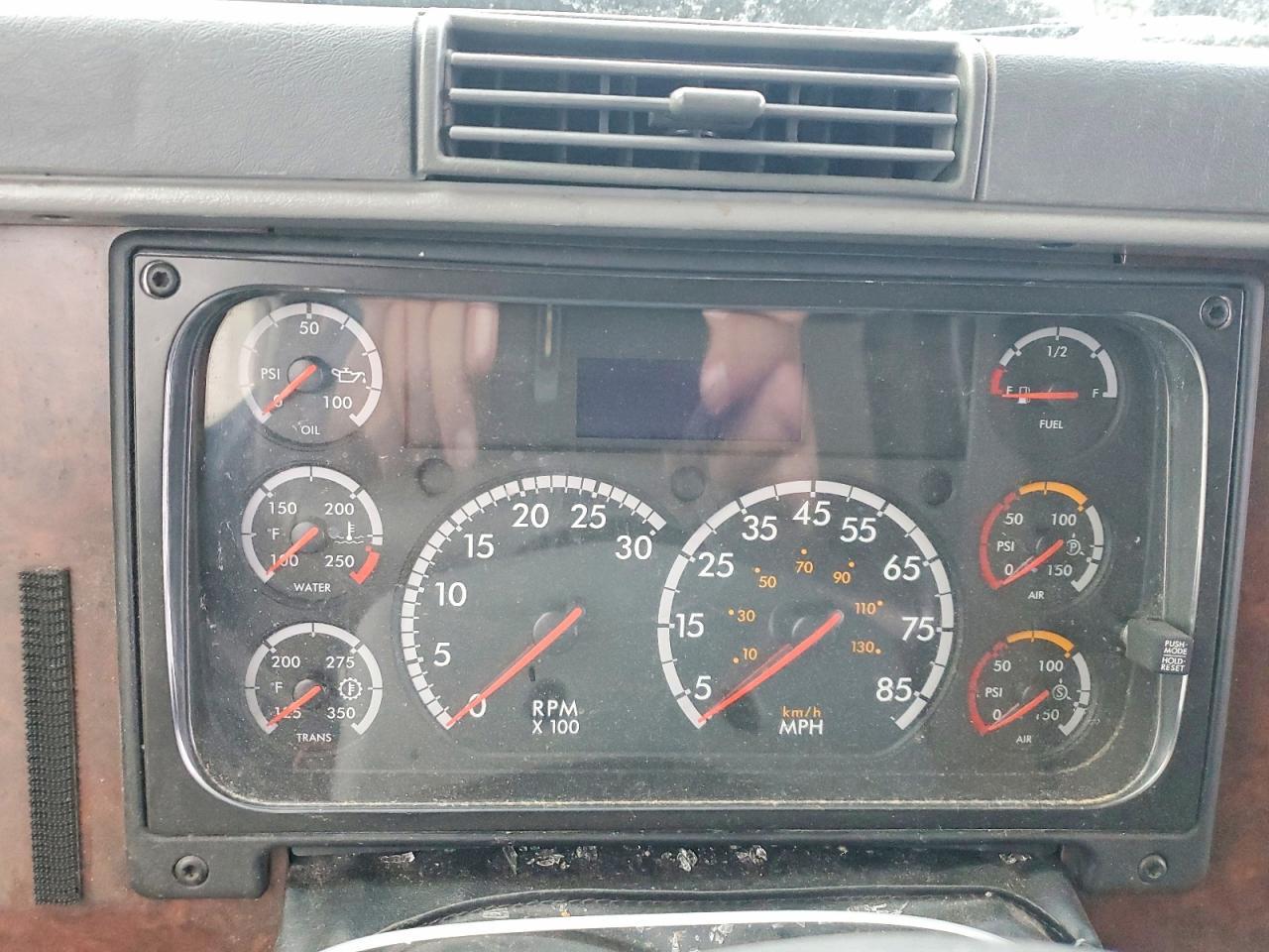 2020 Freightliner Columbia Semi Truck