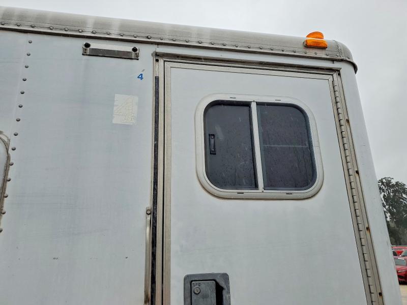 2000 Feathrlite 2000 Featherlite Fiber Optic Splcling Trailer