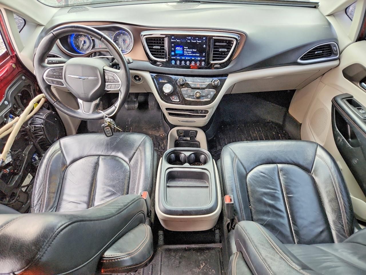 2017 Chrysler Pacifica Touring l