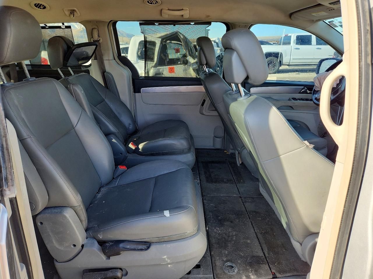 2011 Volkswagen Routan se