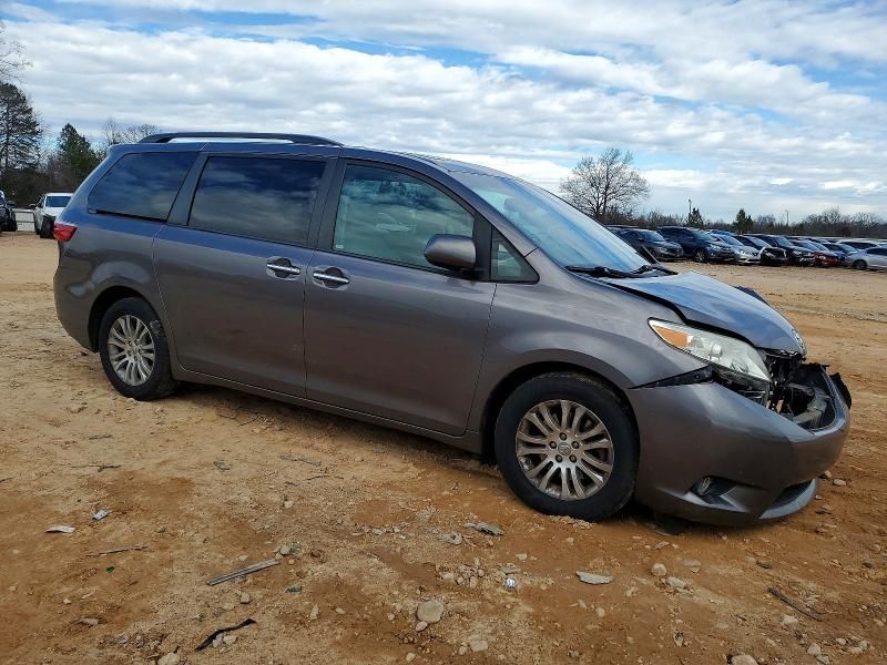 2017 Toyota Sienna xle