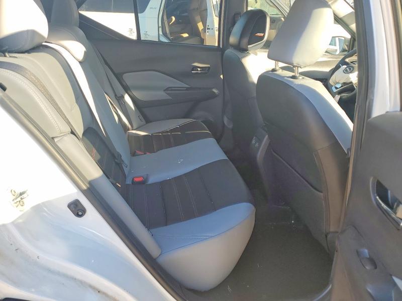 2022 Nissan Kicks sr