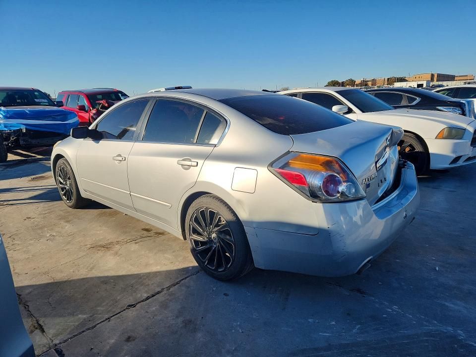 2010 Nissan Altima Base