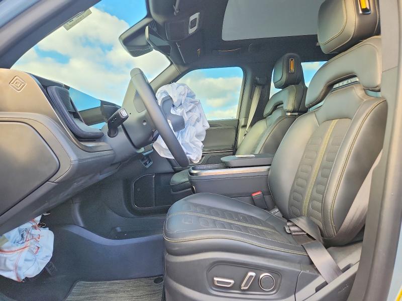 2025 Rivian R1T Adventure