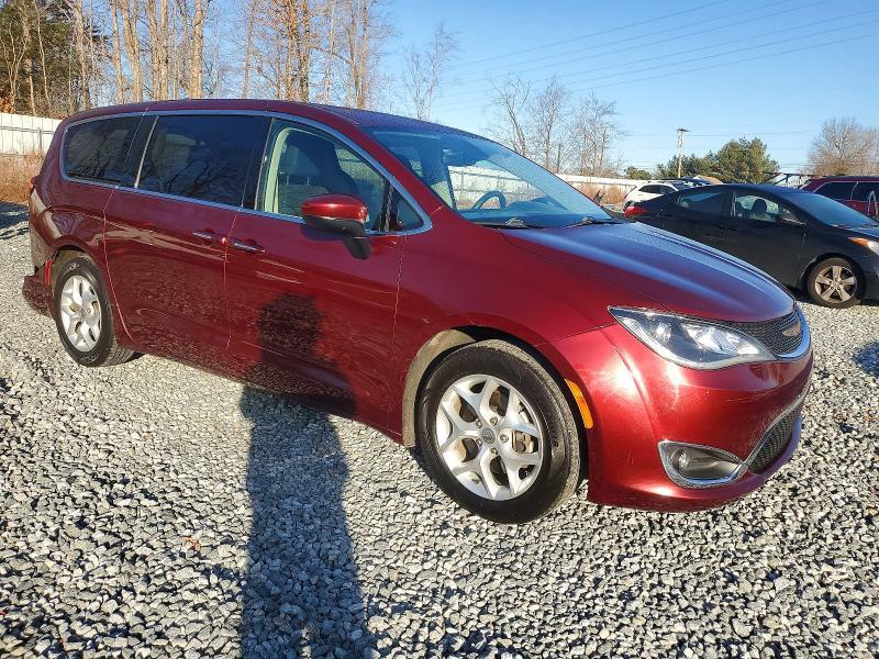 2017 Chrysler Pacifica Touring l