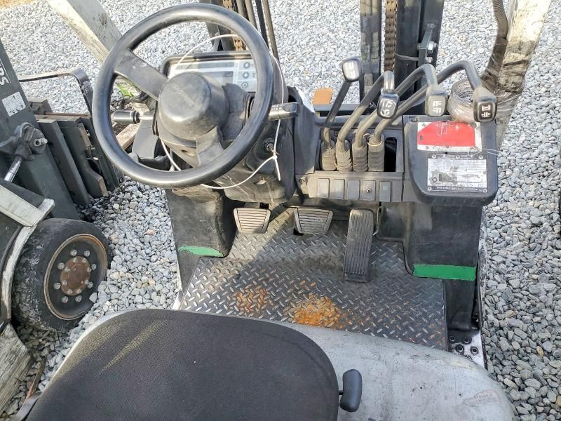 2013 Nissan Forklift