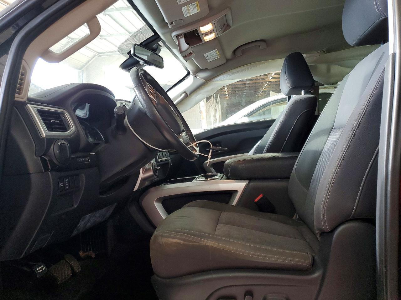 2021 Nissan Titan SV