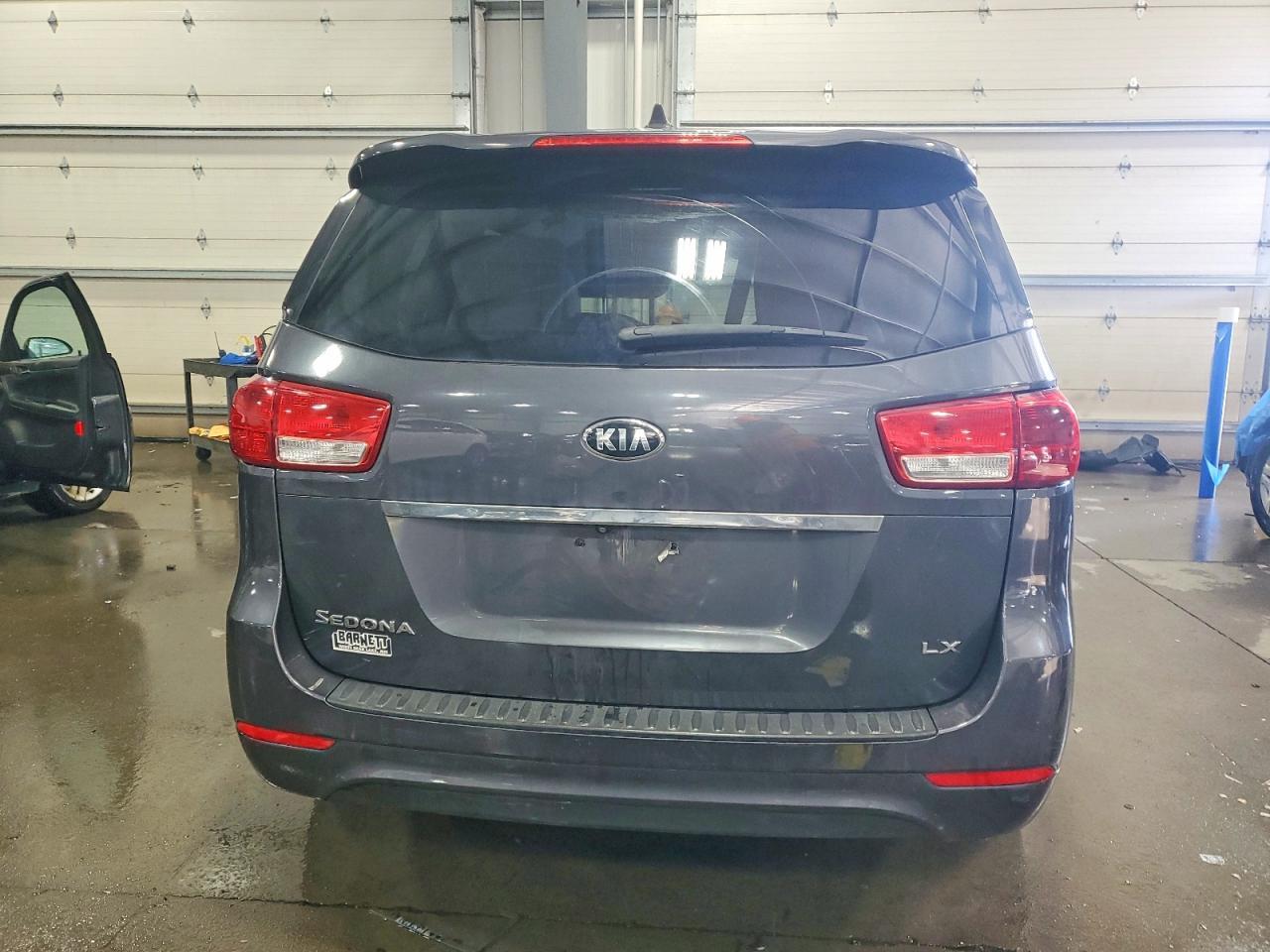 2016 KIA Sedona lx