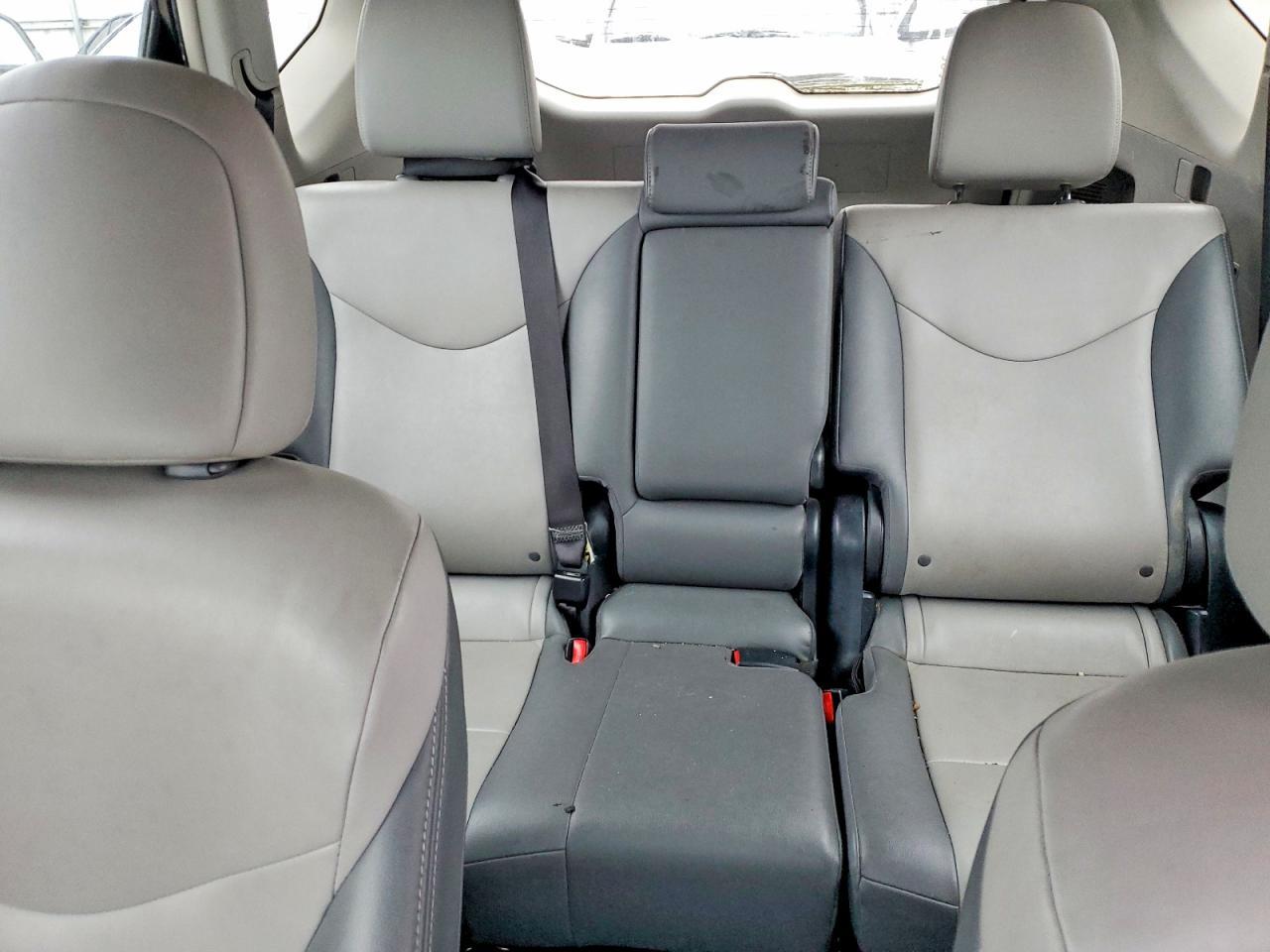 2015 Toyota Prius v