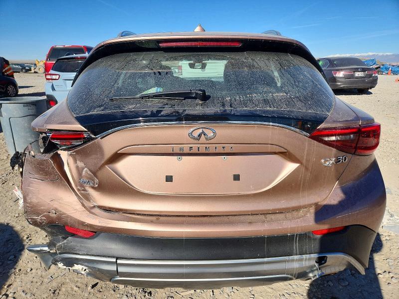 2017 Infinity Qx30 Luxury