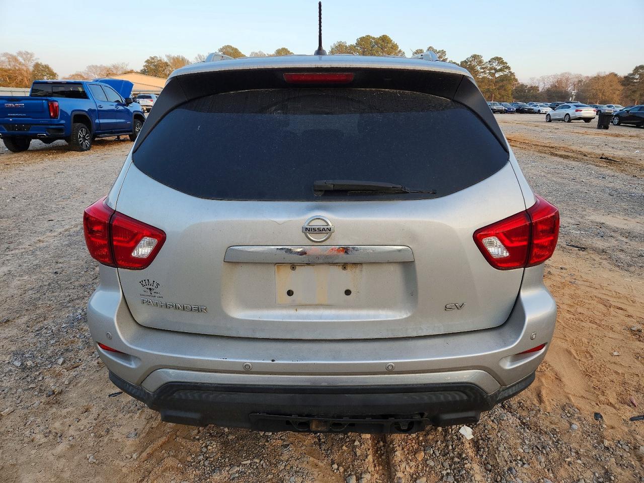 2018 Nissan Pathfinder s